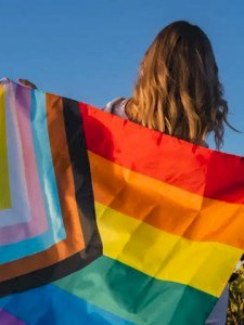 Há 35 anos, OMS deixava de considerar homossexualidade uma doença