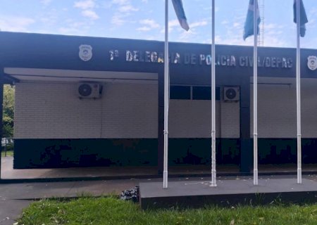 “Aqui é o crime”: Homem é preso com revólver após assaltar padaria em Dourados