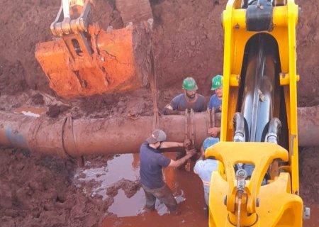 Sanesul conserta adutora, mas abastecimento de água só volta à tarde