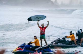 Filipe Toledo vence etapa em Burleigh Heads e garante permanência no Circuito Mundial