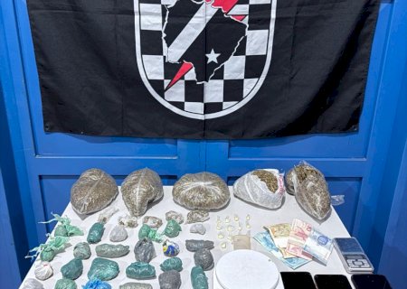 Quatro suspeitos de tráfico de drogas são presos em operação policial
