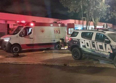 Homem prepara emboscada, se esconde debaixo da cama, mas é esfaqueado pelo namorado da ex-mulher