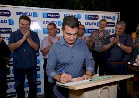 Marçal Filho assina ordem de serviço para reforma da Escola Professora Avani Cargnelutti