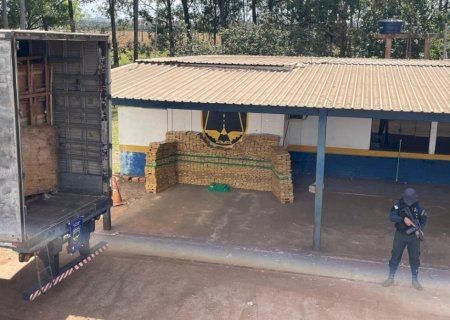 Casal é preso pela PMR com 1,5 tonelada de maconha em caminhão baú