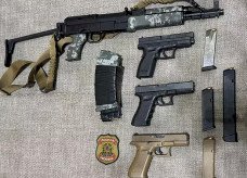 PF prende filho e sobrinho de subprefeito da fronteira com fuzil e 3 pistolas