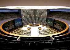 Lula veta aumento de número de deputados na Câmara