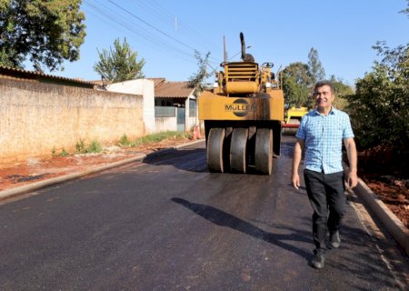 Avançam obras de asfalto e drenagem em ruas da Vila Nova Esperança