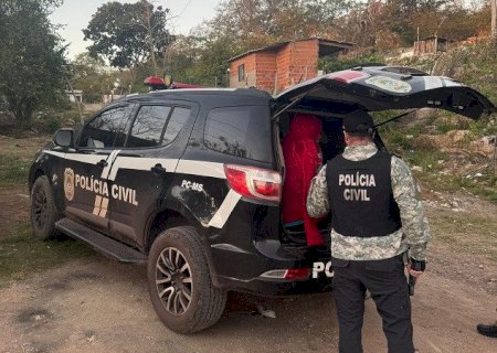 Operação da polícia fecha 'boca de fumo' e prende 8 pessoas