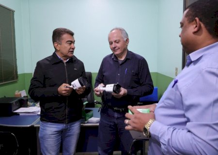 Escola Weimar Torres recebe câmeras e amplia segurança dos alunos