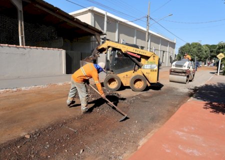 Importante via de Vila Vargas passa por recuperação asfáltica