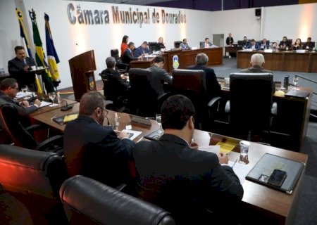 Câmara de Dourados aprova projeto de lei que permite pagar multas de parquímetro via QR Code