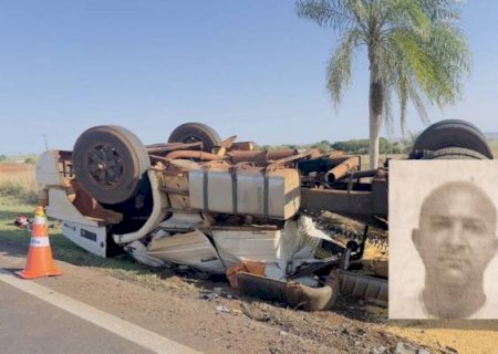Motorista douradense morre após caminhão tombar entre Juti e Caarapó