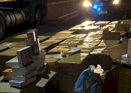 1.228 iPhones: caminhão com sucata levava R$ 22 milhões em contrabando