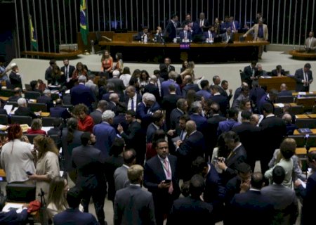Câmara aprova isenção do Imposto de Renda para quem ganha até R$ 5 mil