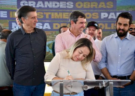 Deputada destaca avanços e participa de entregas em Deodápolis e Glória de Dourados