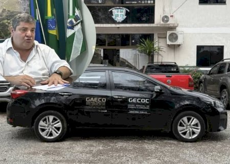 Águas turvas: prefeito exonera servidores presos e suspende contratos