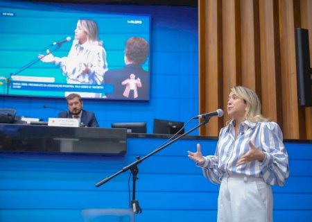 Famílias atípicas questionam decreto de inclusão e ganham apoio de Lia Nogueira