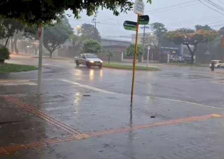 Quarta-feira começa com mínima de 22ºC e deverá ser chuvosa em Dourados