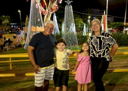 “Natal Encantado Dourados” se torna local de confraternização para as famílias