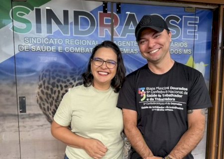 Gleice garante motos para agentes de endemias