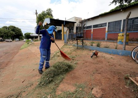 Prefeitura inicia limpeza de escolas e Centros de Educação Infantil para abrir ano letivo