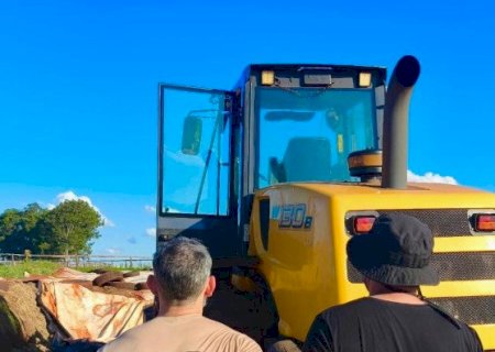 Polícia recupera em Caarapó pá carregadeira furtada em dezembro de 2025