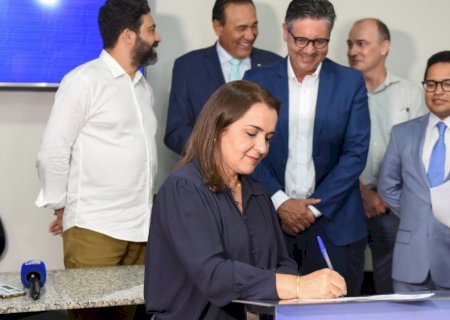 “Não tem o que fazer”, dispara Adriane Lopes sobre os problemas causados pelas chuvas