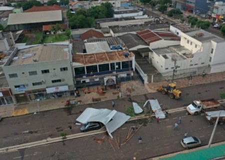 Granizo e ventos fortes causam destruição e transtornos a moradores da fronteira