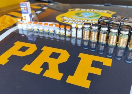 Medicamentos ilegais escondidos em pote de creme e meias são apreendidos