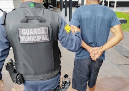 'A vida aqui fora não está fácil': condenado por furto se entrega em Dourados