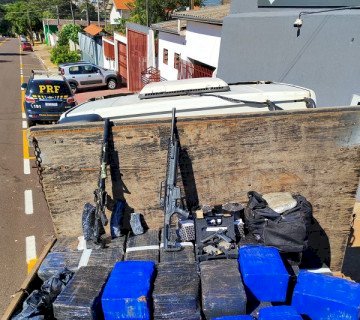 PRF apreende 3,5 toneladas de maconha, armas e munições entre MS e PR
