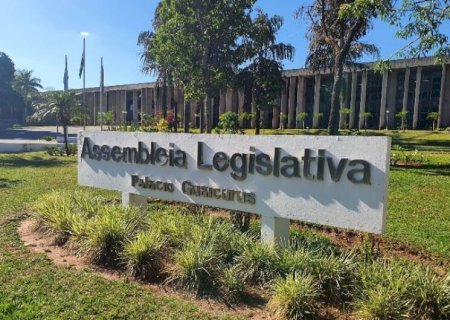 Deputados votam em 2ª discussão campanha contra adultização de crianças nas redes sociais