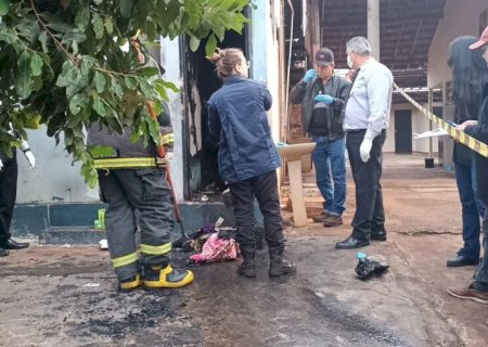 Homem morre durante incêndio em banheiro de comércio em Dourados