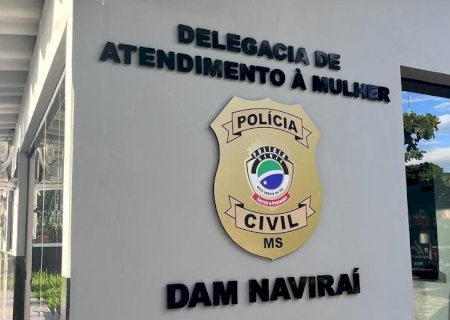Mulher surta com fim de relacionamento, ataca ex e atual no meio da rua em Naviraí