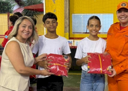 Com R$ 100 mil, Lia Nogueira fortalece projeto que forma jovens em MS