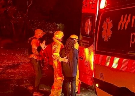 Durante transporte de preso, policiais salvam vítima de acidente na BR-163