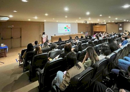 Prefeitura capacita profissionais para tratamento humanizado de paciente com excesso de peso