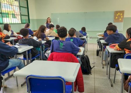 Autorizado concurso público com 2 mil vagas para professores da Rede Estadual