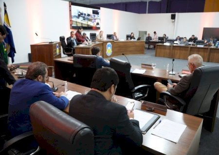 Câmara Dourados faz primeira sessão após recesso nesta segunda-feira