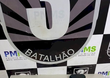 Dupla é presa em flagrante com ddólar e euro em “boca de fumo”