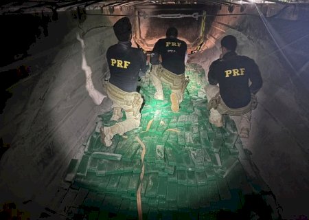 Caminhões carregados com drogas são apreendidos pela PRF na Capital