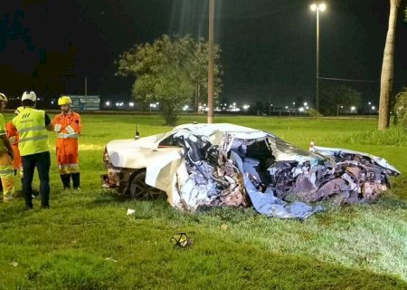 Homem morre após perder controle de veículo em rotatória da BR-163