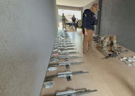 Operação de agência paraguaia na fronteira apreende 30 fuzis que abasteceriam facções brasileiras
