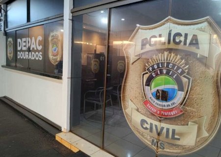 Homem chega alterado em casa, agride pai e irmãs e acaba preso