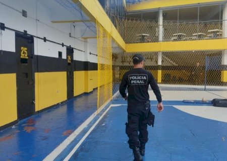 Drogas e 52 chips são encontrados em caixas de marmitas na penitenciária de Dourados