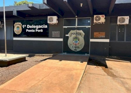 Mesmo com protetiva, homem agride mulher e rouba dinheiro da bolsa dela