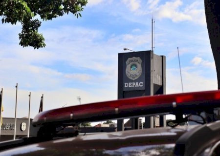 Mulher é presa por tráfico de drogas durante abordagem a ônibus em Dourados
