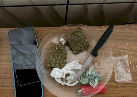 Durante cumprimento de mandado, polícia prende homem e fecha 'boca de fumo'