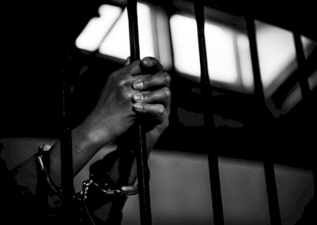 Homem que matou companheiro da ex com golpes de faca é condenado a 15 anos