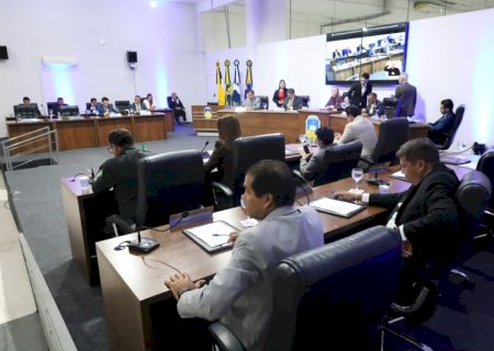 Câmara de Dourados recebe profissionais de enfermagem e apoia luta por valorização da categoria